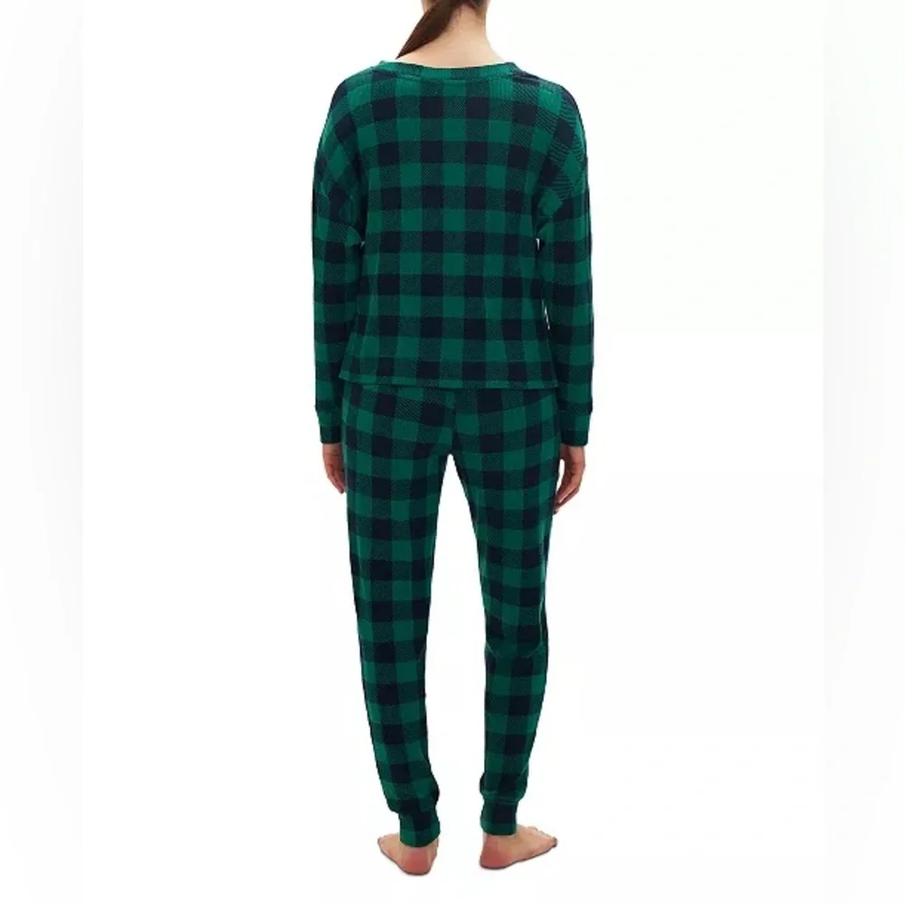 NWT Gap Long Sleeve and Jogger Pajama Set in Green Black Plaid